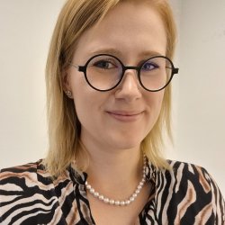 Perlehalskde med store perler